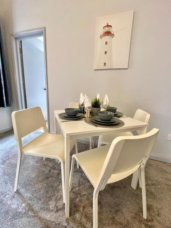 Beautiful Apartment - 5 Minute Walk To The Best Beach! - Great Location - Parking - Fast Wifi - Smart Tv - Newly Decorated - Sleeps Up To 4! Close To Bournemouth & Poole Town Centre Luaran gambar